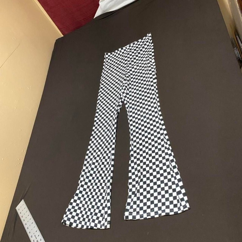 Old navy white and black checkered flare pant kids  XL(14-16). SKU-B491